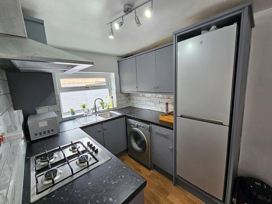 Villa Convenient 3 Bed, Pr1 Near Uclan N Train Station Preston  Exterior foto